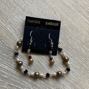 Bracelet and earrings fresh water pearls